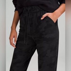 Lululemon Keep Moving Pant 7/8 High-Rise
Heritage 365 Camo Deep Coal Multi